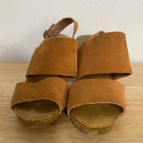 KDB Anthropologie Clog Sandals 6.5 / 37 Wooden Orange Suede Platform Heels - Picture 2 of 7